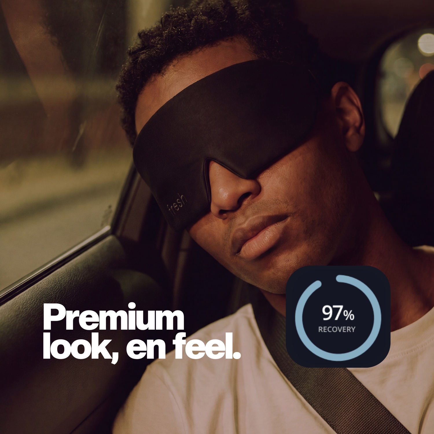 Vrouw slaapt rustig met het masker